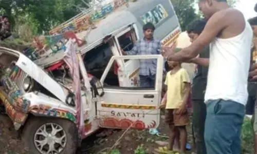 Six dead, several injured in two separate road accidents in Jharkhands Palamu and Latehar