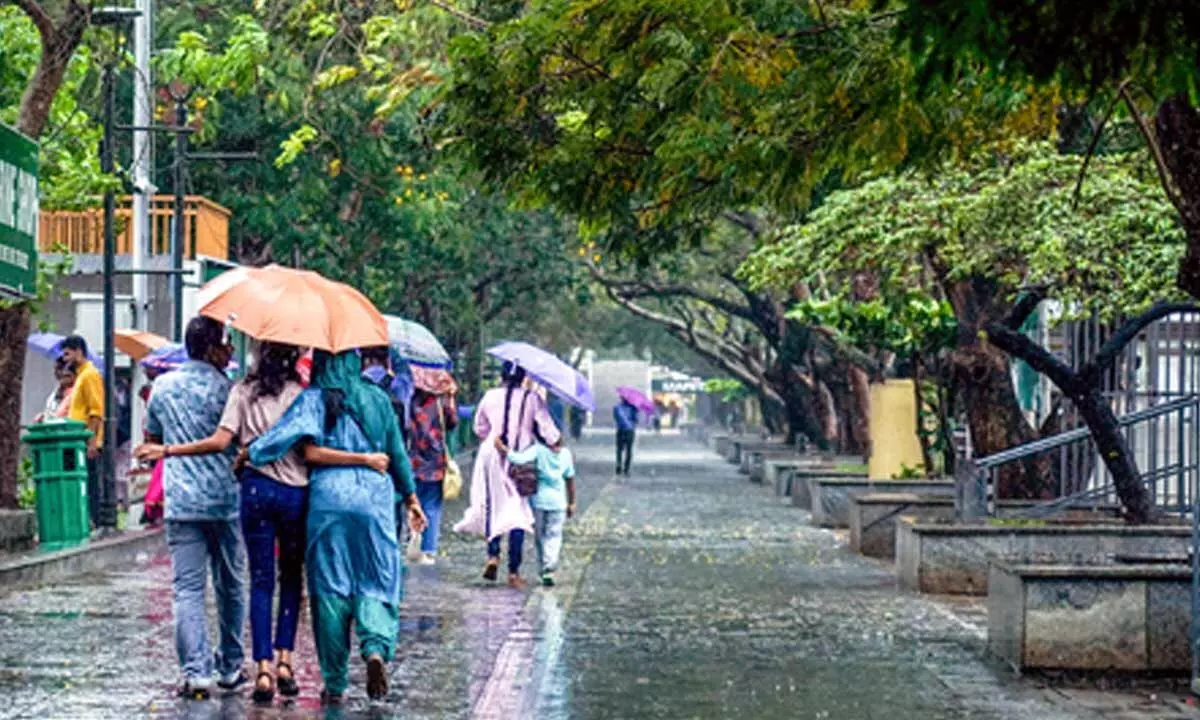 Normal life affected as monsoon rains cause havoc in Kerala