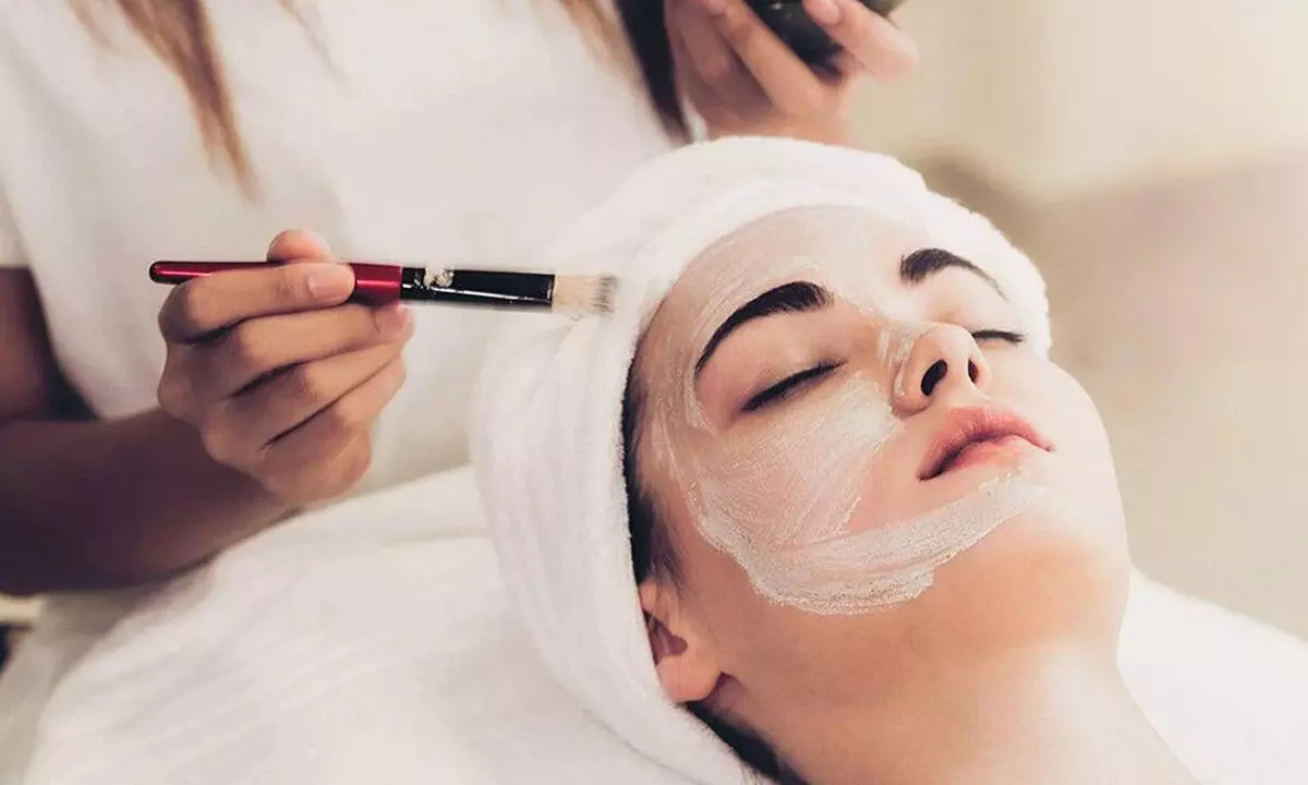 DIY Natural Face Packs for Skin Firmness and a Youthful Glow