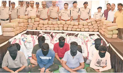 Police seize 750 kg of ganja