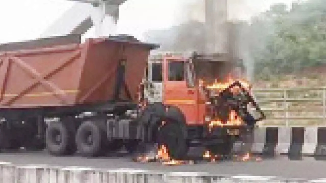 Driver escapes unhurt after coal tripper catches fire