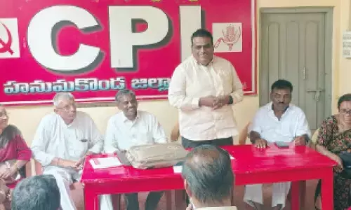 CPI resents Gaddar Award to Allu Arjun, Razakar