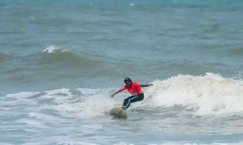 Monsoon rains wash out opening day of Indian Open of Surfing in Mangaluru