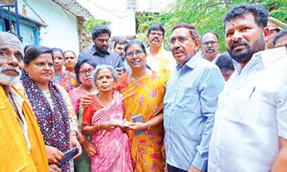 Govt spending Rs 32,000 cr per annum on pensions Govt spending Rs 32,000 cr per annum on pensions