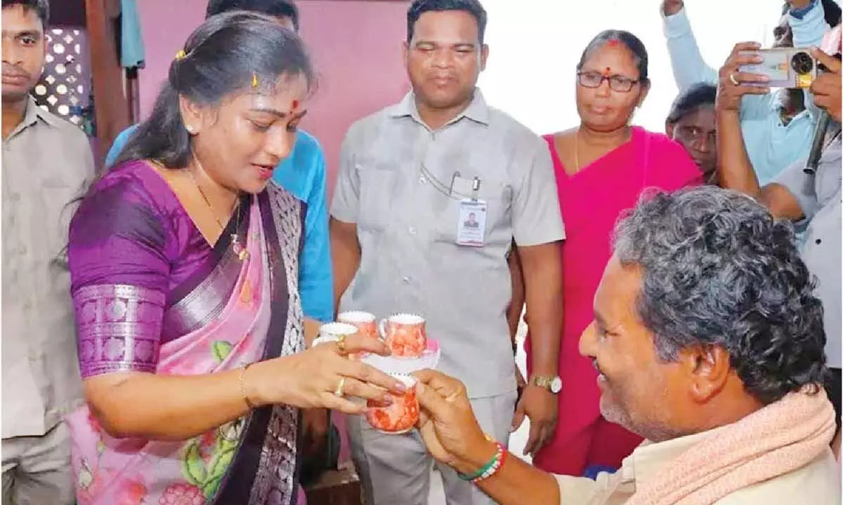 Home Minister assures justice to displaced families through R&R package Home Minister assures justice to displaced families through R&R package