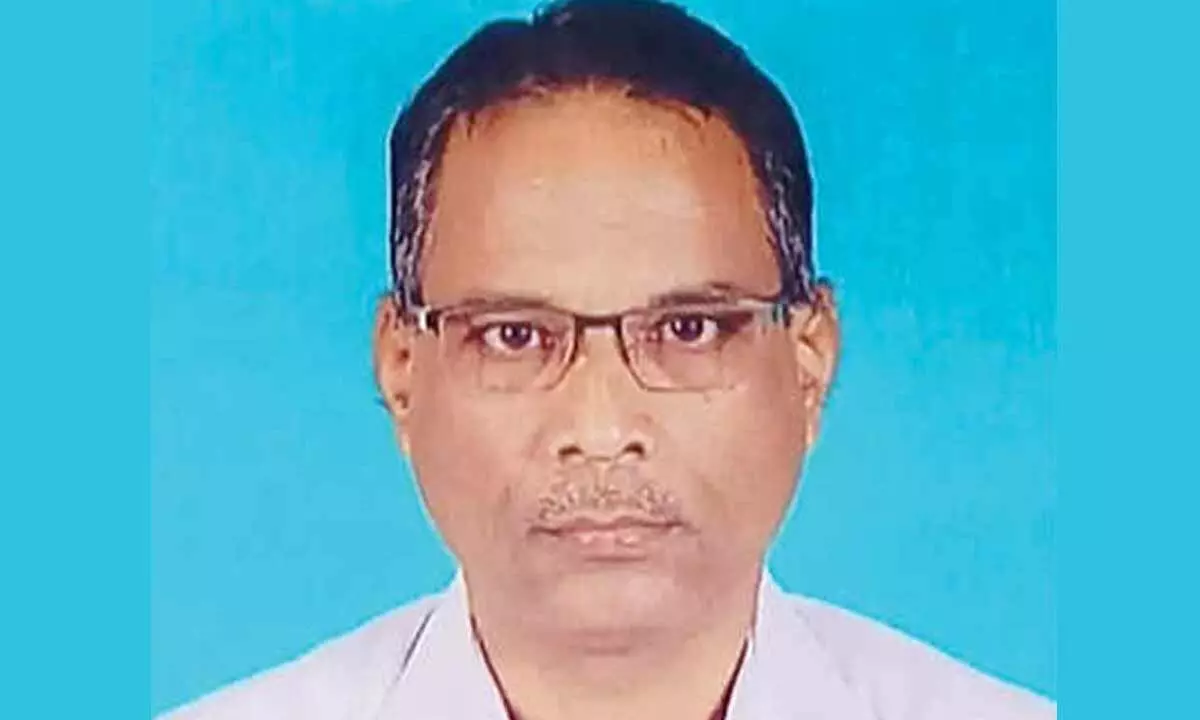 ‘Crorepati’ engineer held on retirement day