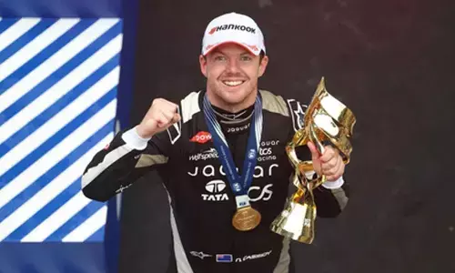 Cassidy ends winless run in rain-hit Shanghai E-Prix