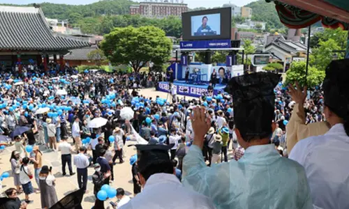 South Korea: Presidential rivals make last-ditch campaign push with election two days away