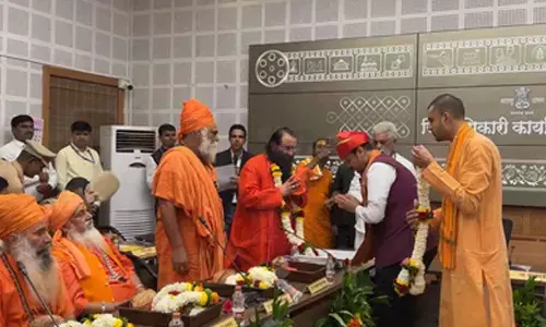 CM Fadnavis chairs 2027 Nashik Kumbh Mela prep meet, assures smooth arrangements