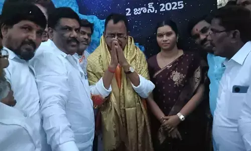 Saritha Tirupathayya Felicitates Mallu Ravi on Appointment as TPCC Disciplinary Committee Chairman