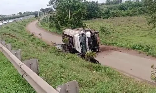 Three road workers killed after tanker runs over them