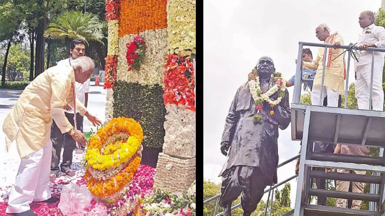 Dattatreya pays tributes at Martyrs Memorial and Sardar Patel’s statue Dattatreya pays tributes at Martyrs Memorial and Sardar Patel’s statue