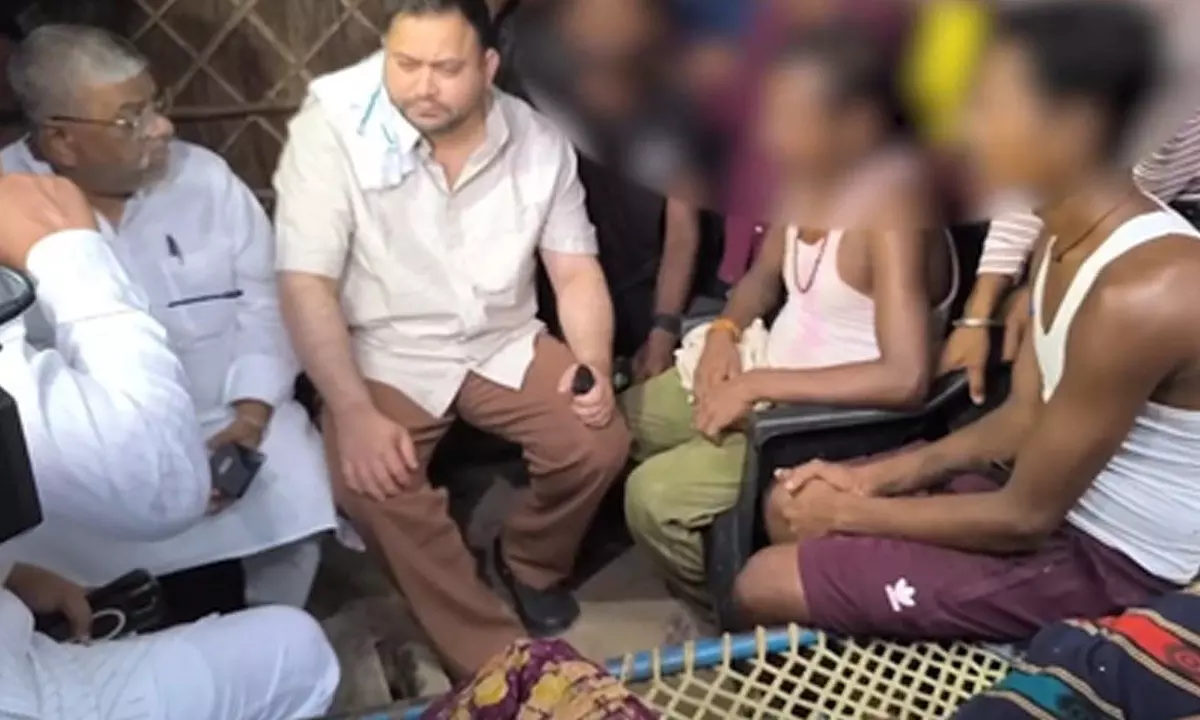 Tejashwi visits family of deceased Dalit girl in Muzaffarpur, slams Bihar govt over collapse health system Tejashwi visits family of deceased Dalit girl in Muzaffarpur, slams Bihar govt over collapse health system