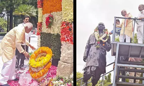 Dattatreya pays tributes at Martyrs Memorial and Sardar Patel’s statue