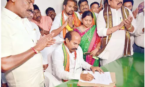 Jawahar vows to protect rights of SCs