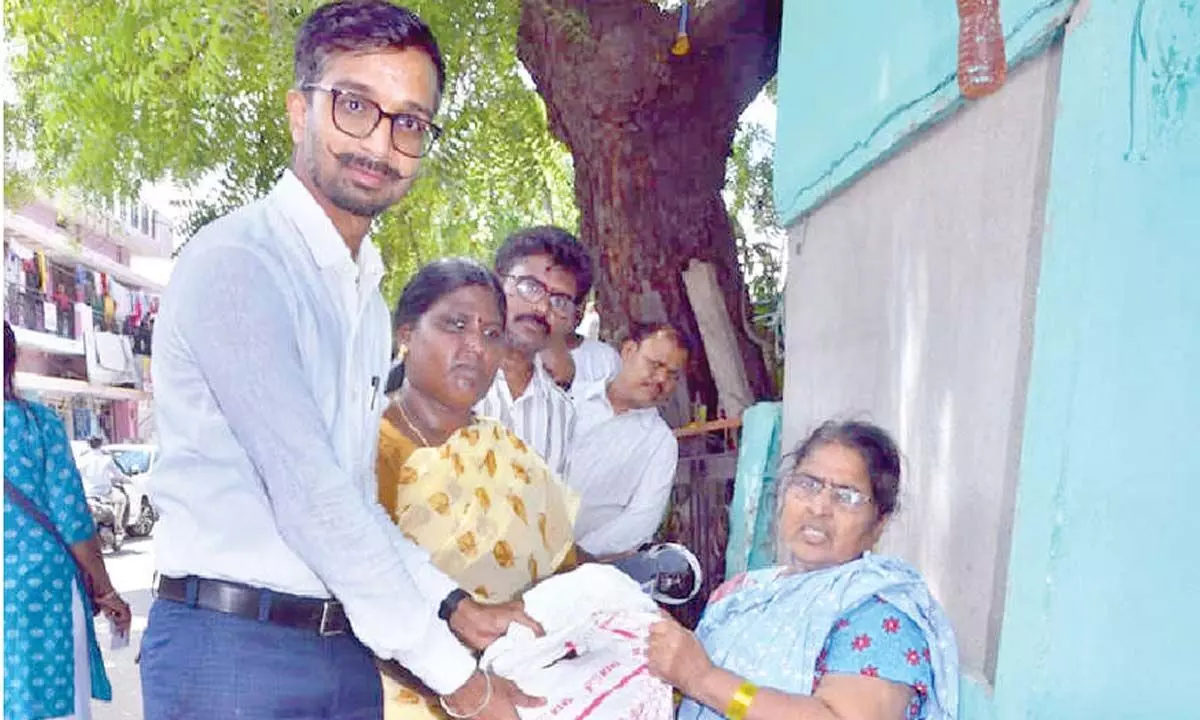 Collector directs home delivery of ration for elderly and disabled Collector directs home delivery of ration for elderly and disabled