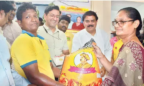 Civil Supplies Minister inspects ration shops