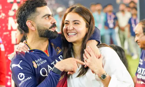 ‘Namma Bengaluru’, says Anushka Sharma as hubby Virat touches down in the city with IPL trophy