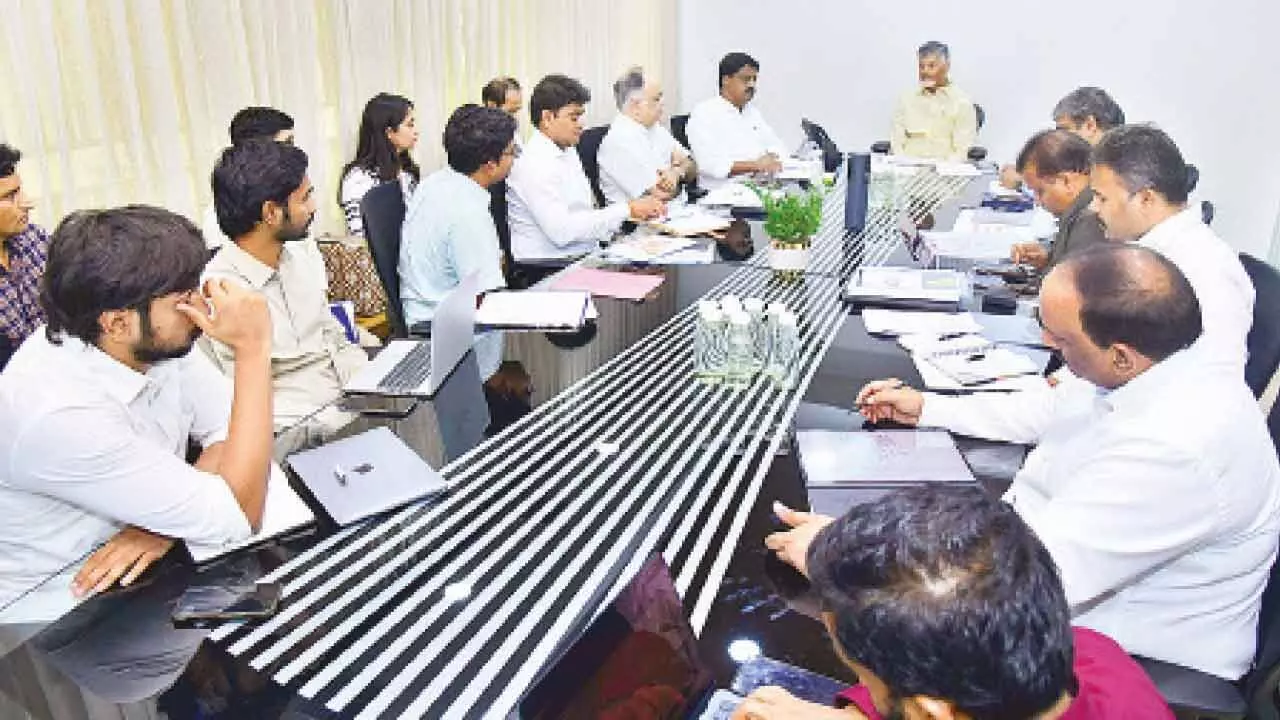 Ensure 15L ‘Bangaru Kutumbalu’ are adopted by Aug 15: CM Ensure 15L ‘Bangaru Kutumbalu’ are adopted by Aug 15: CM