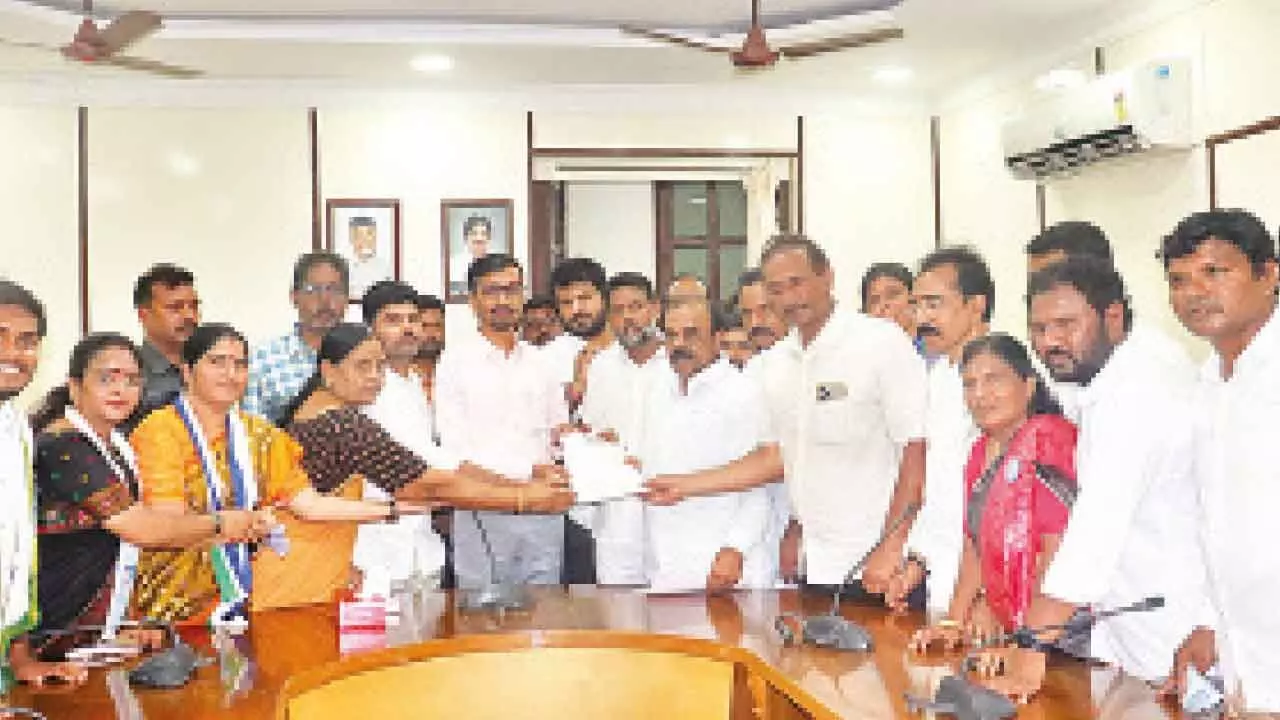 Rally held on ‘Backstab Day’ Rally held on ‘Backstab Day’