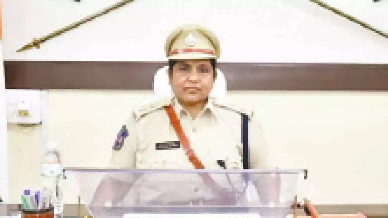 Khanapur: ASI suspended for behaving rudely with farmer Khanapur: ASI suspended for behaving rudely with farmer