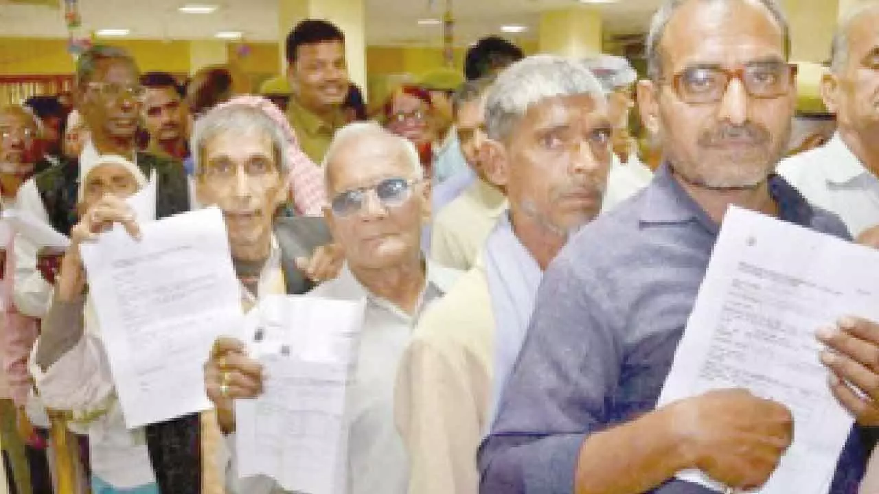 No pensioner should face problems to get dues: Jitendra