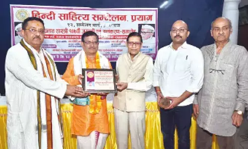 Sambasiva Murthy honoured with ‘Mahamahopadhyaya’ award