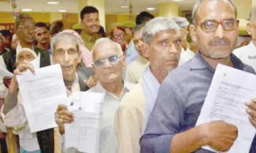 No pensioner should face problems to get dues: Jitendra