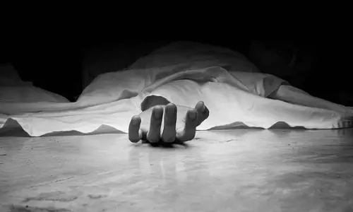 Three die in auto-van collision at Pithapuram