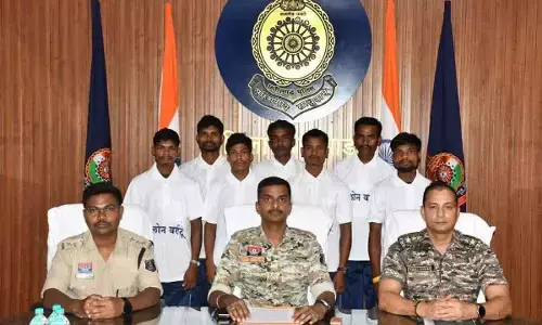 7 Maoists surrender in Dantewada
