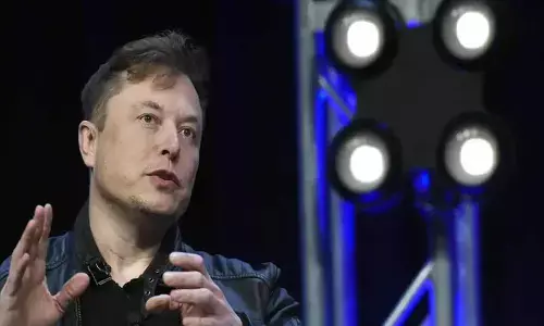 Musk pulls back on threat to withdraw Dragon spacecraft