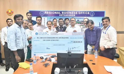 Singareni gives Rs 1 crore insurance cover to employees