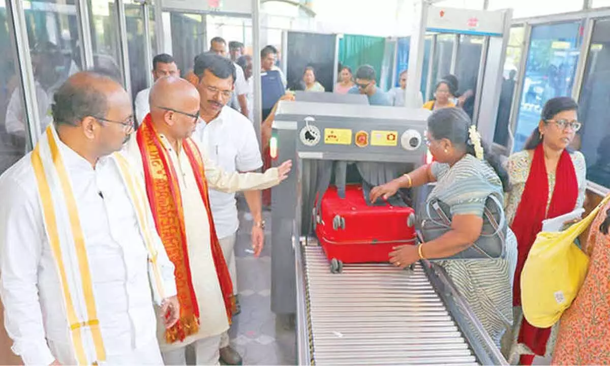 EO inspects Alipiri check post