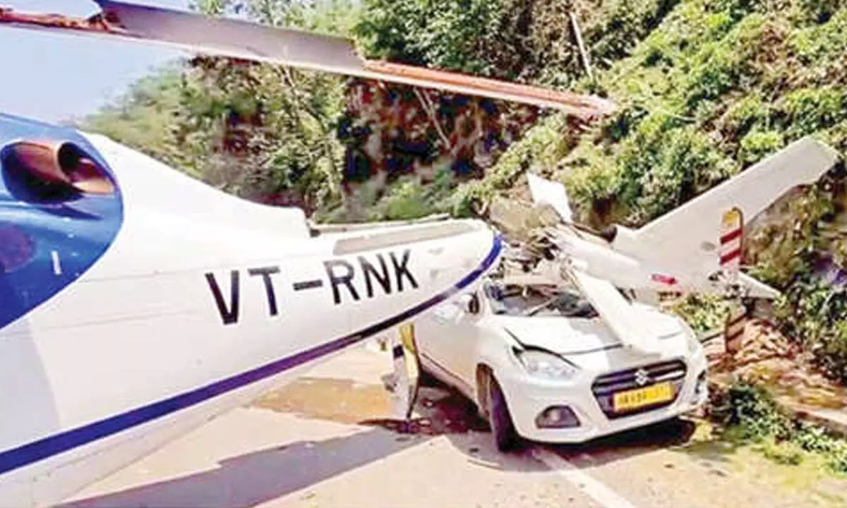 Chopper on way to Kedarnath crashlands on highway