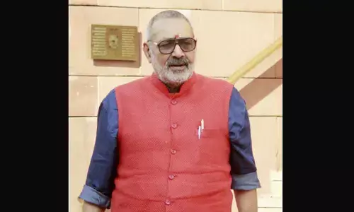 Mahagathbandhan is Thugbandhan, Lalu dreaming of making Tejashwi CM: Giriraj Singh
