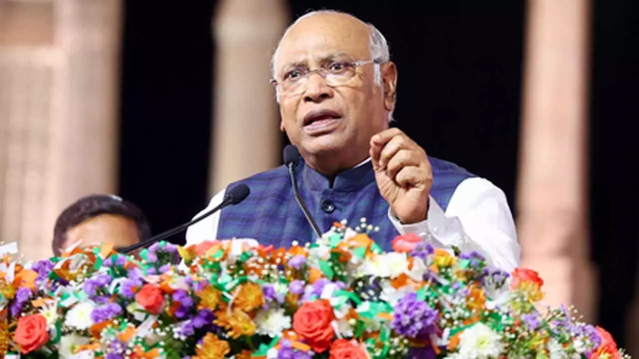 Maharashtra polls: Kharge echoes Rahuls concerns over voter list surge Maharashtra polls: Kharge echoes Rahuls concerns over voter list surge