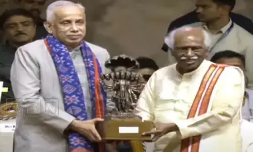 Dattatreya is a role model for aspiring politicians, lauds Guv