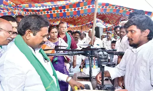 Minister distributes agricultural equipment