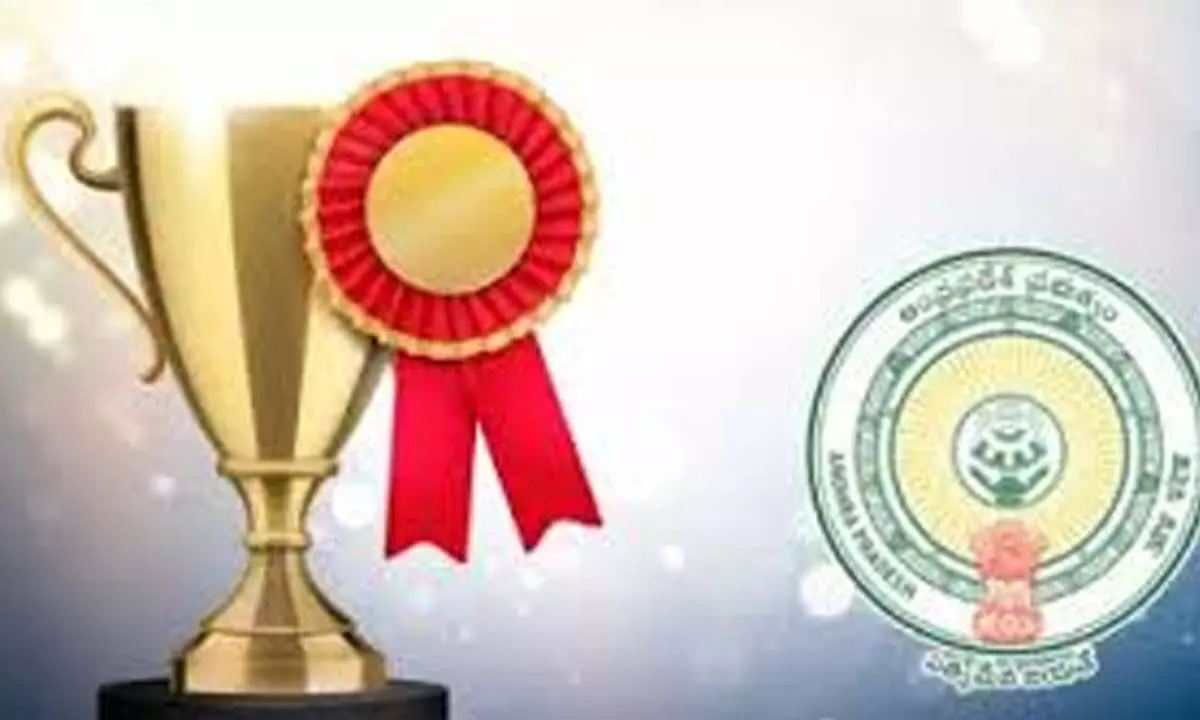 Top students honoured with ‘Shining Stars’ awards Top students honoured with ‘Shining Stars’ awards