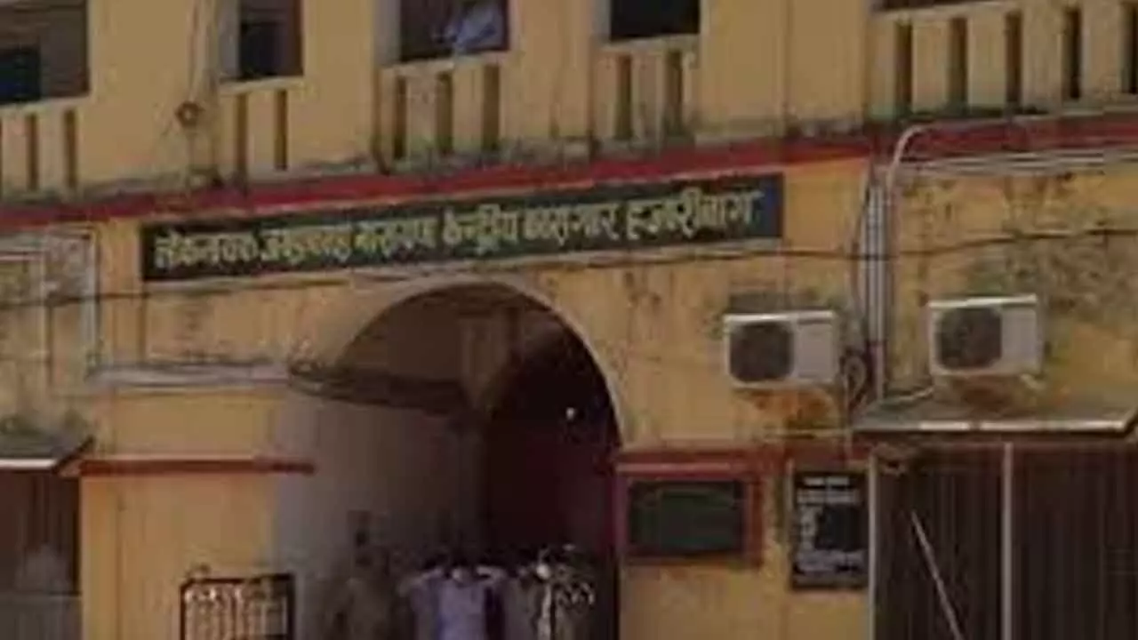 Three Bangladeshi nationals who escaped from Hazaribagh detention centre nabbed in Bengal