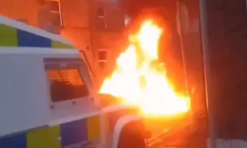 Ireland: Petrol bombs hurled at police after alleged sexual assault of girl