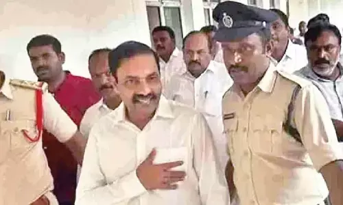 Noose tightening around neck of Kakani