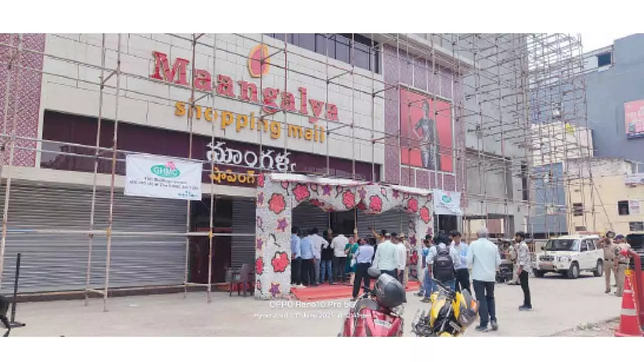 Maangalya shopping mall in city seized for operating without OC Maangalya shopping mall in city seized for operating without OC