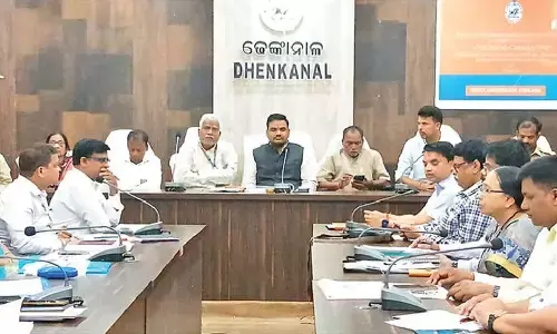 Swain reviews welfare schemes in Dhenkanal