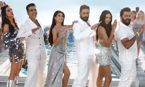Akshay Kumars Housefull 5 Beats Sky Force at the Box Office