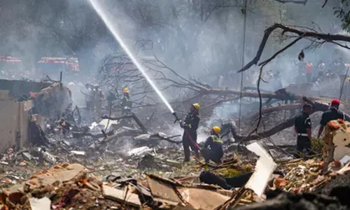 Bihar leaders express grief over Air India plane crash