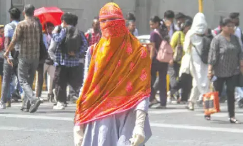 People struggle as Delhi-NCR scorches under relentless heat