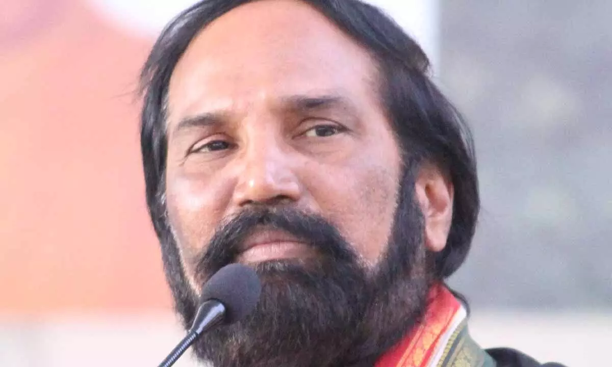 Halt Banakachera-Godavari project in AP: Uttam to Centre Halt Banakachera-Godavari project in AP: Uttam to Centre