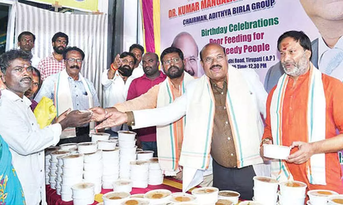 Mass feeding organised in Tirupati Mass feeding organised in Tirupati
