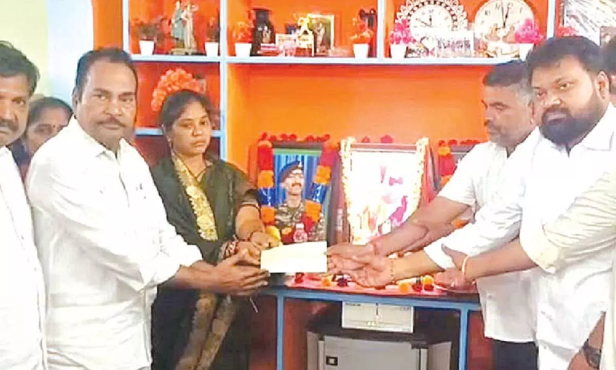 Rs 25 lakh financial aid given to martyred soldier’s kin Rs 25 lakh financial aid given to martyred soldier’s kin